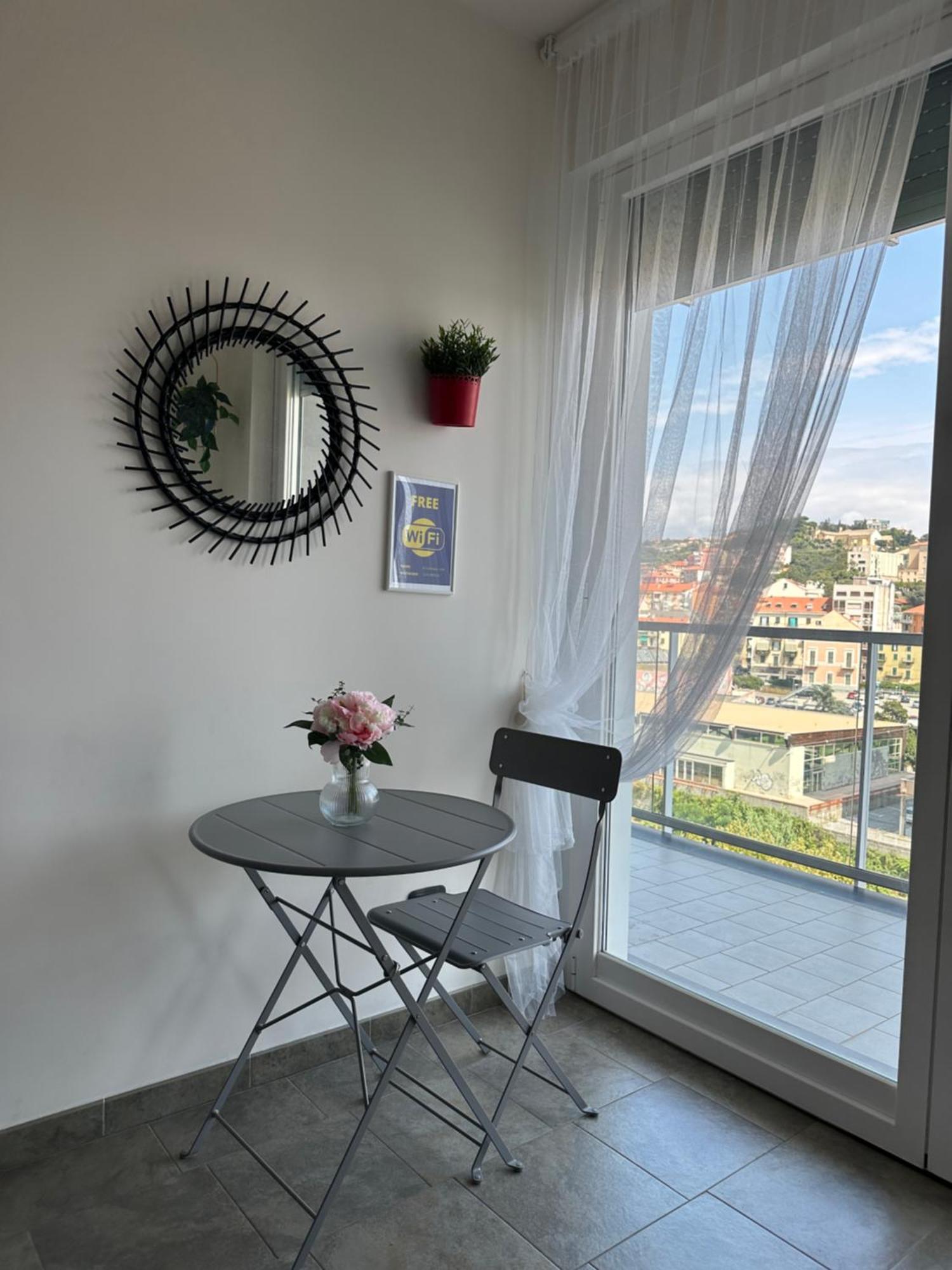 Il Gabbiano Savona "Luxury House" - Wifi, Parking, Shopping Center Apartment Exterior photo